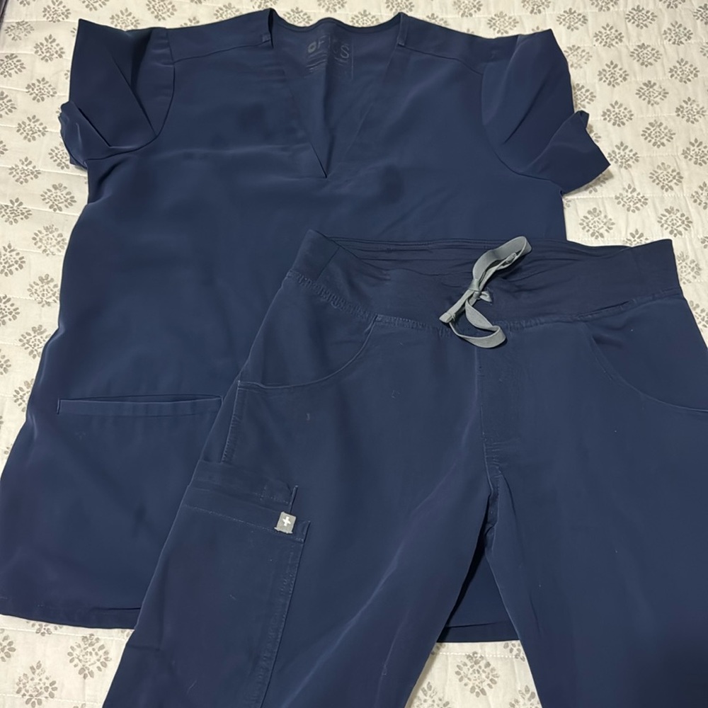 Figs scrubs
